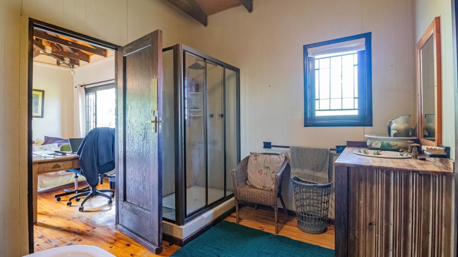 5 Bedroom Property for Sale in Lovemore Park Eastern Cape